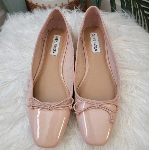 Steve Madden Nude Patent Leather Ballet Flats - Women's Size 9.5 - Picture 1 of 6